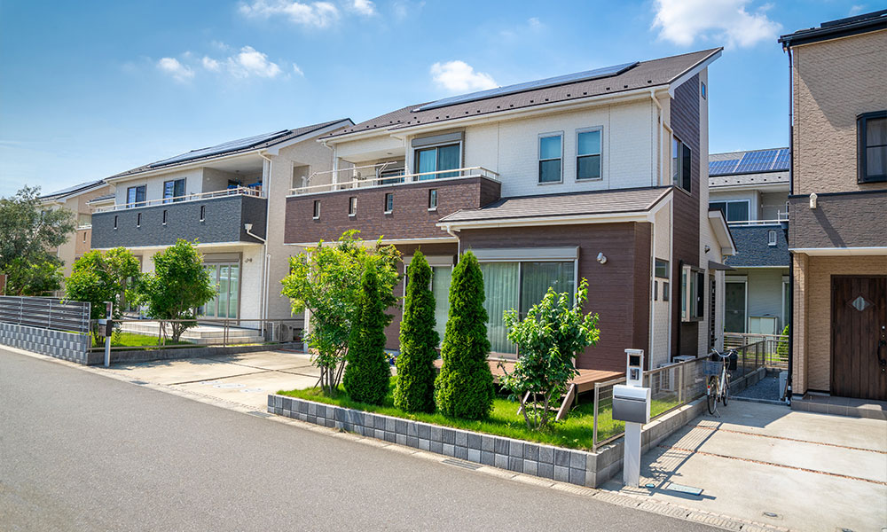 どちらか一方が不動産に住み続け、他方へ不動産価値の半分相当を現金で支払う方法